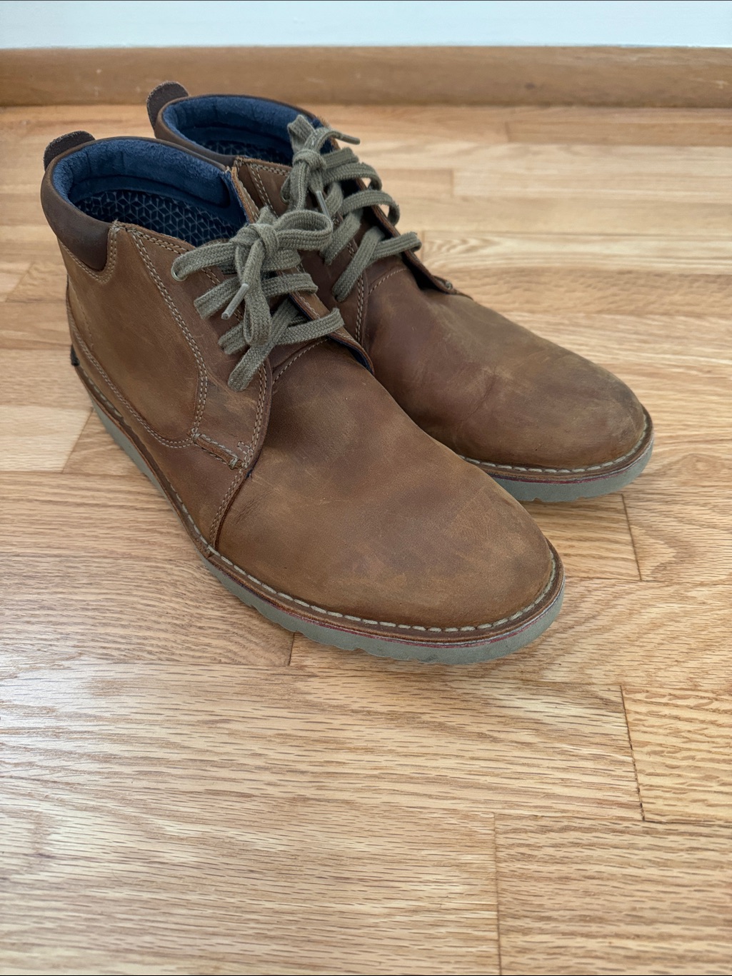 Clarks Original Genuine Leather Lace Up Chukka Boots -Brown